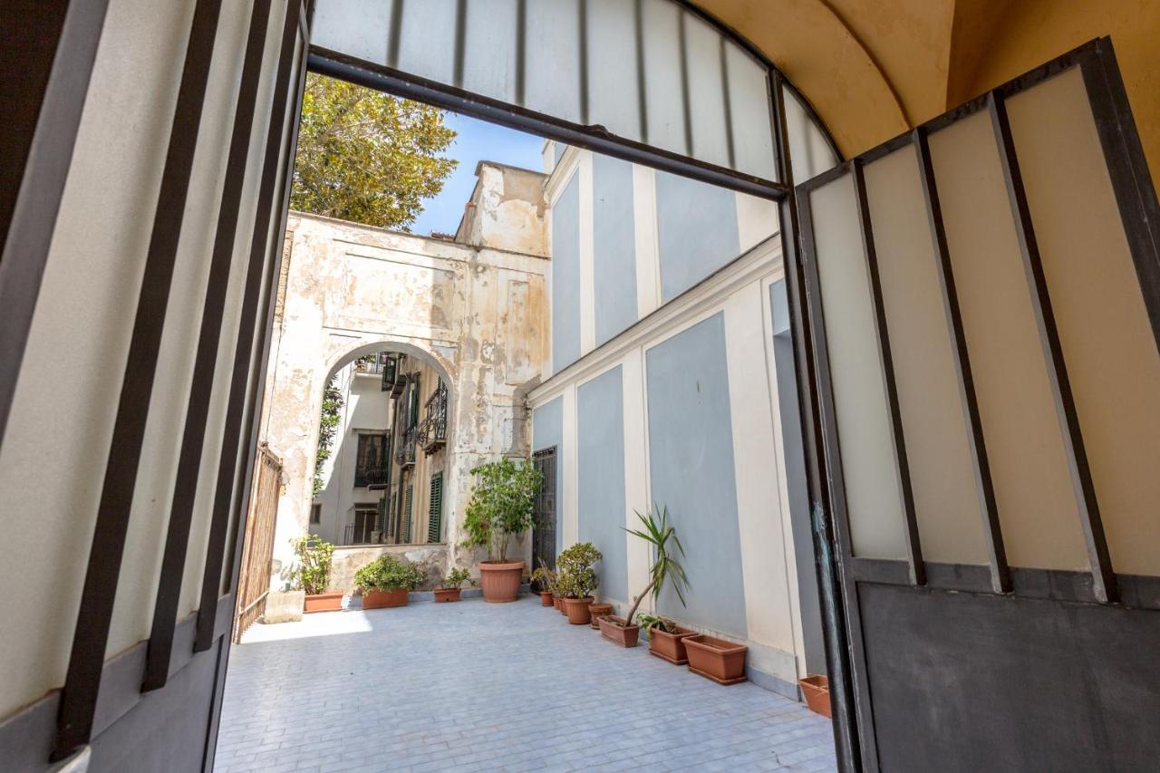 Dietro San Domenico Apartment Palermo Bagian luar foto